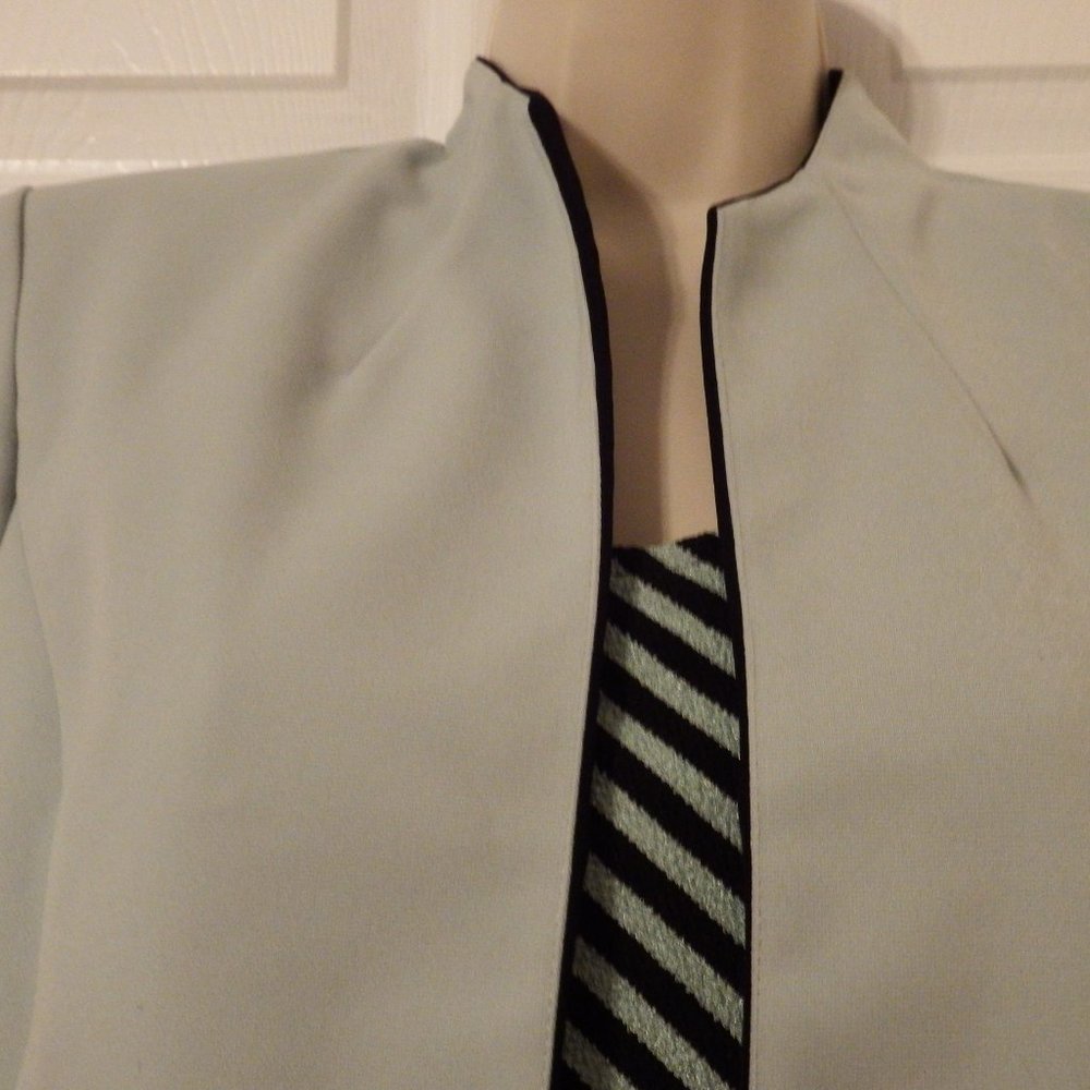 2 piece set- jacket and tank, Size 12 Petite - Picture 3 of 7